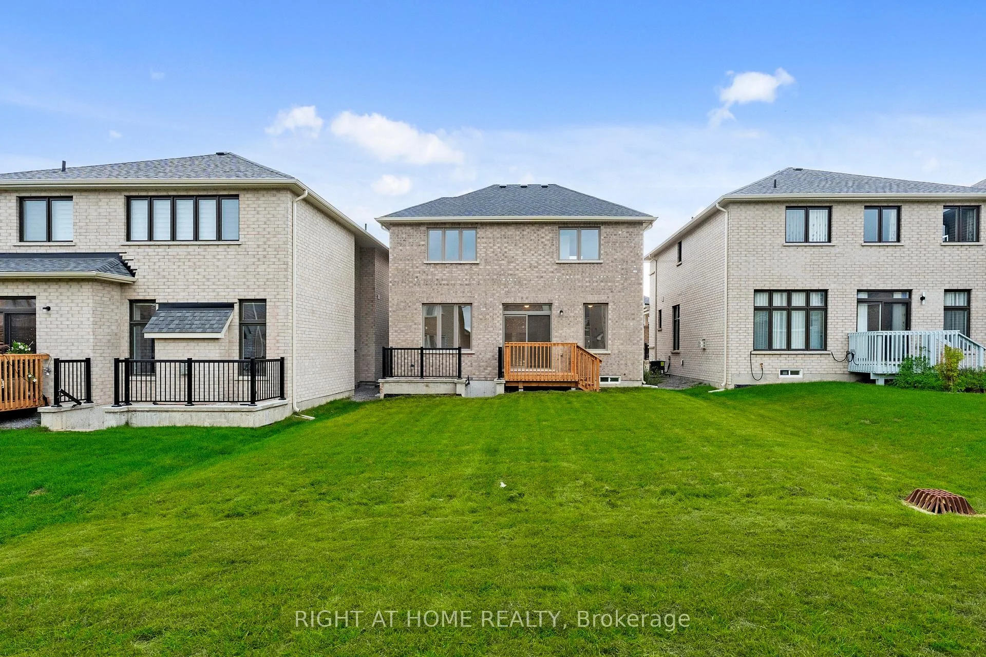 Photo 34 of 40 Ainslie Hill Crescent, Georgina, Sutton & Jackson's Point — HOMEH