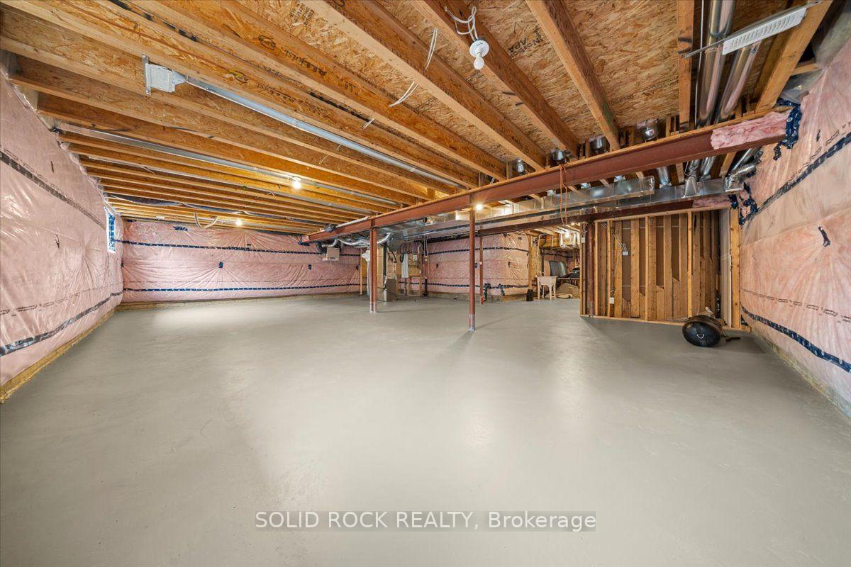 Photo 33 of 74 Ascari Road, Ottawa, Mahogany Community — HOMEH