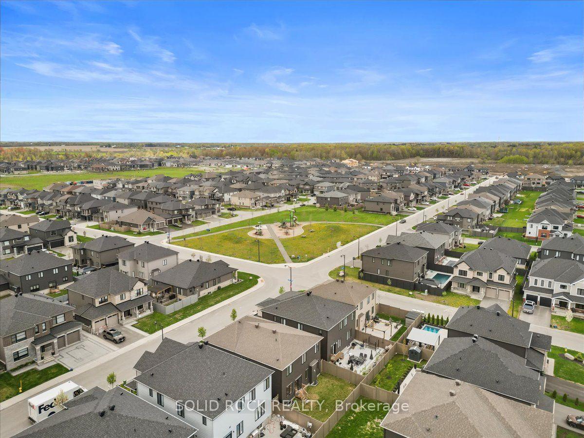 Photo 39 of 74 Ascari Road, Ottawa, Mahogany Community — HOMEH