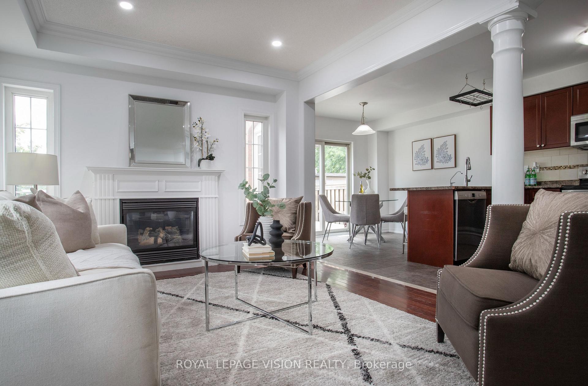 Photo 7 of 2 Laprade Square, Clarington, Bowmanville — HOMEH