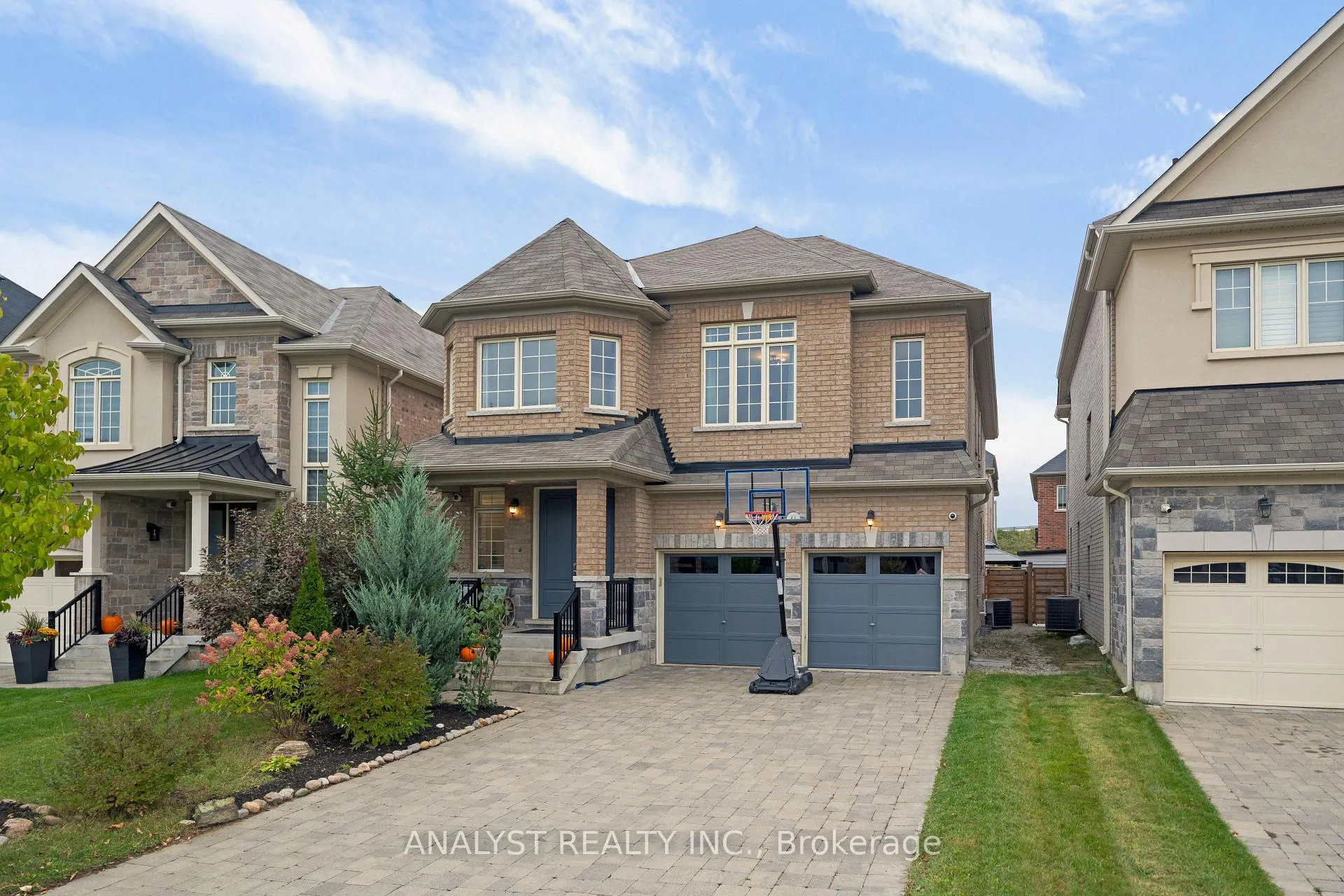 Photo 1 of 43 Condor Way, Vaughan, Kleinburg — HOMEH