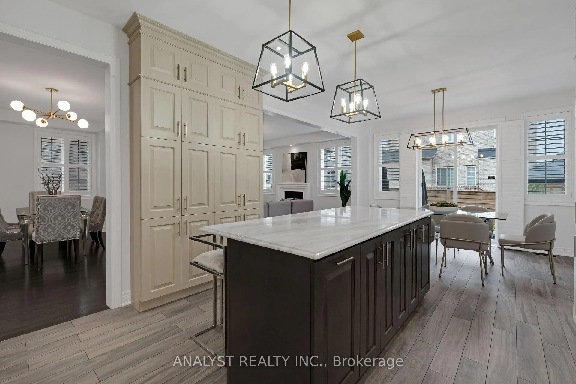 Photo 10 of 43 Condor Way, Vaughan, Kleinburg — HOMEH