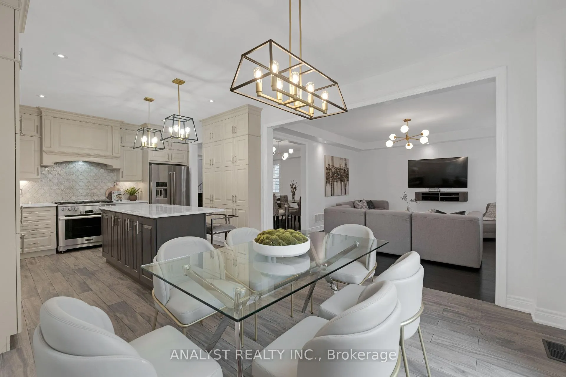 Photo 12 of 43 Condor Way, Vaughan, Kleinburg — HOMEH