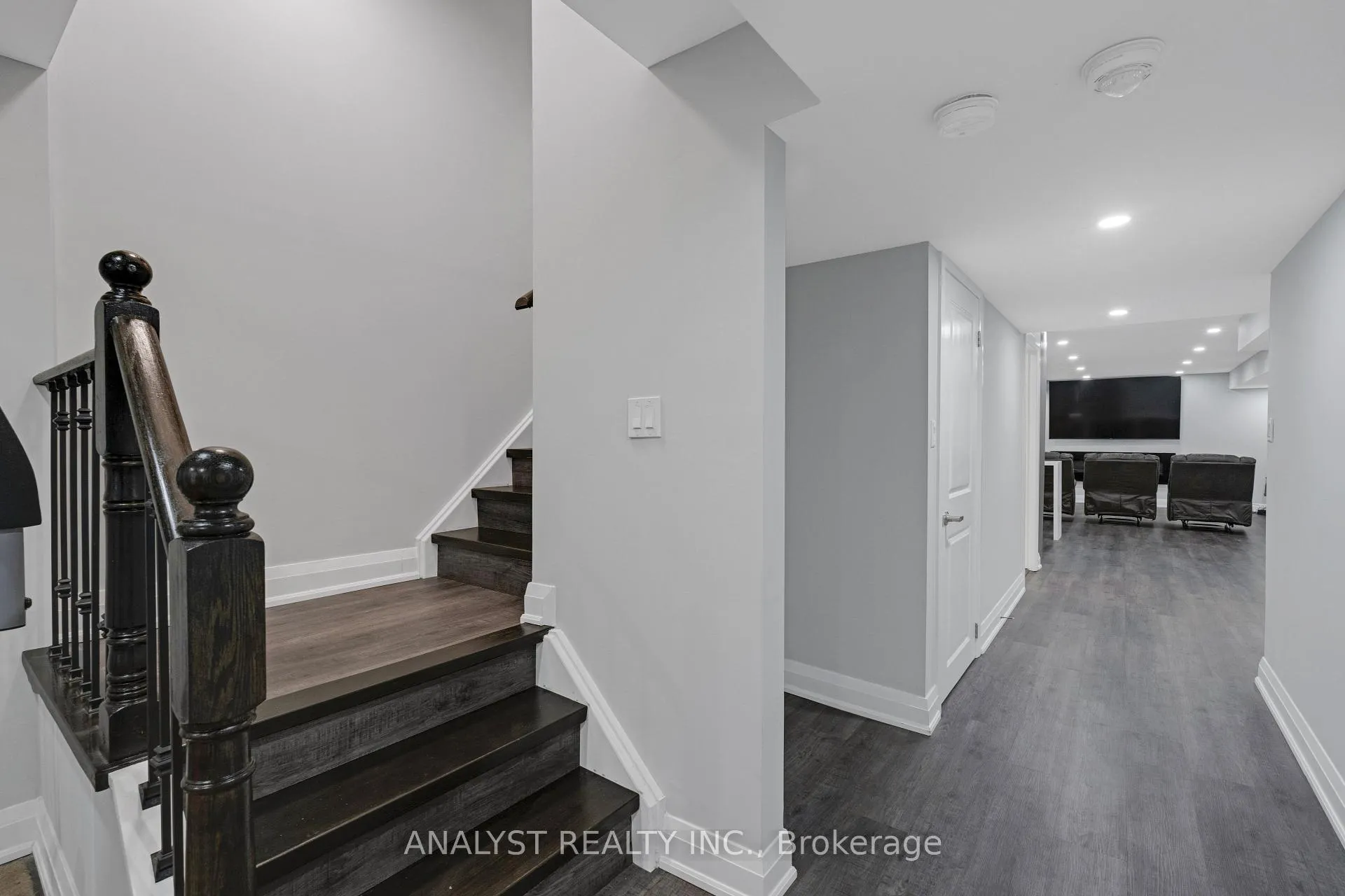 Photo 27 of 43 Condor Way, Vaughan, Kleinburg — HOMEH