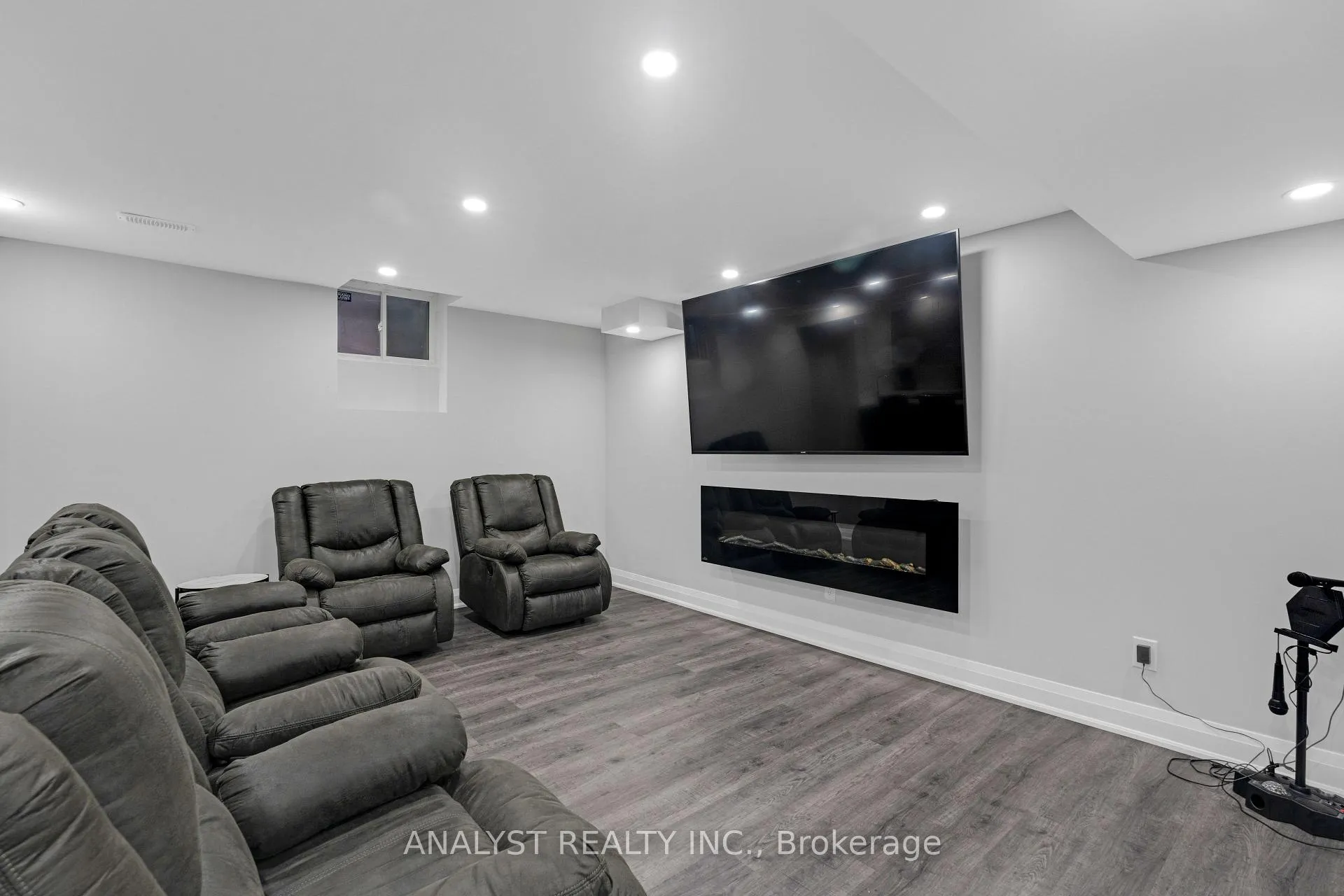 Photo 29 of 43 Condor Way, Vaughan, Kleinburg — HOMEH