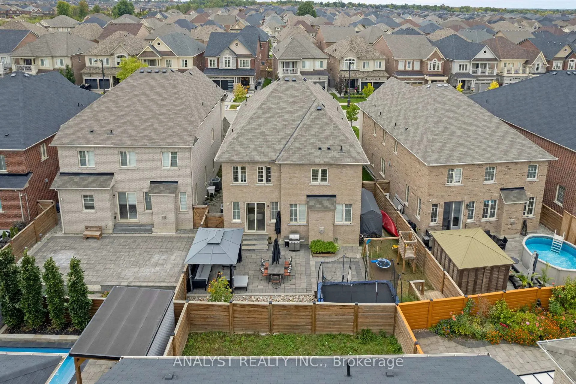 Photo 38 of 43 Condor Way, Vaughan, Kleinburg — HOMEH