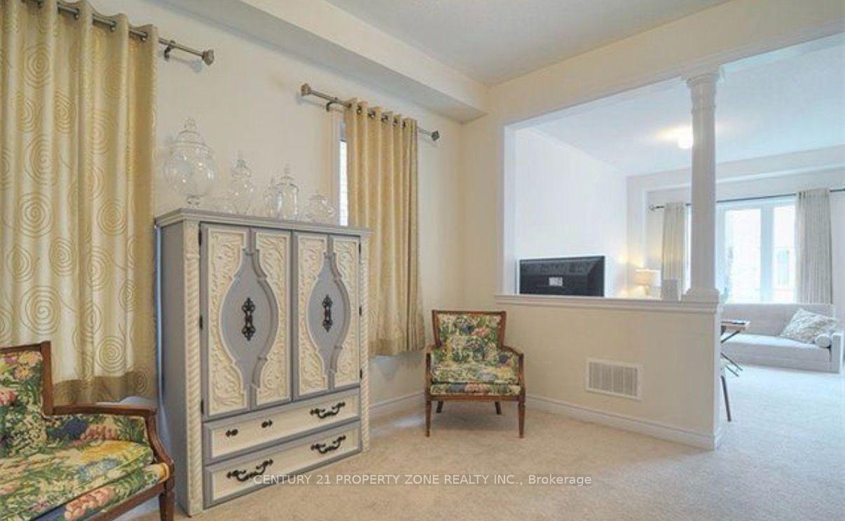 Photo 3 of 38 Banbridge Crescent, Brampton, Credit Valley — HOMEH