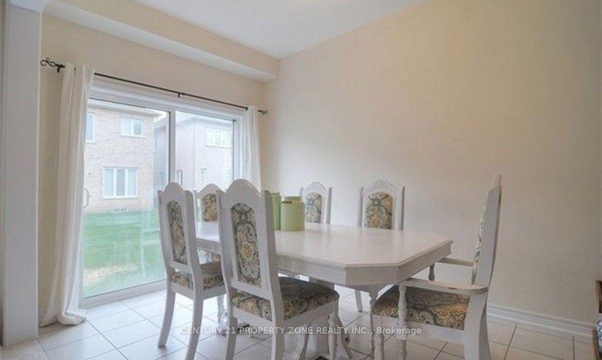Photo 6 of 38 Banbridge Crescent, Brampton, Credit Valley — HOMEH