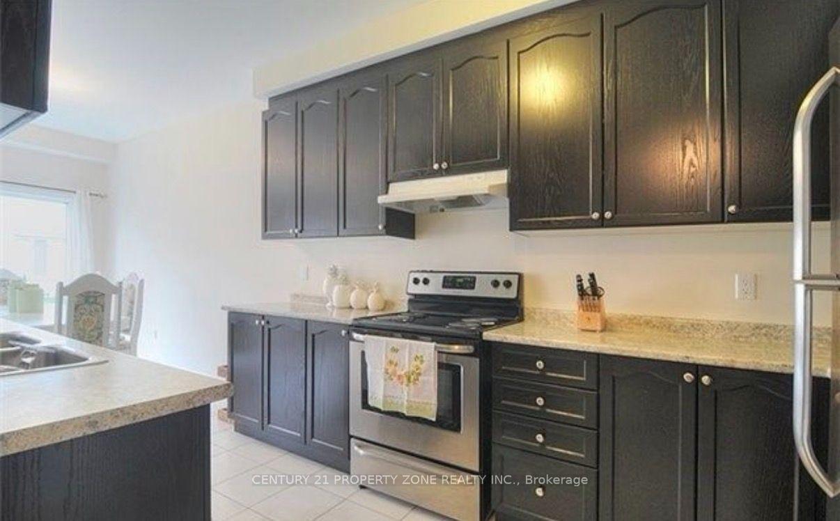 Photo 8 of 38 Banbridge Crescent, Brampton, Credit Valley — HOMEH