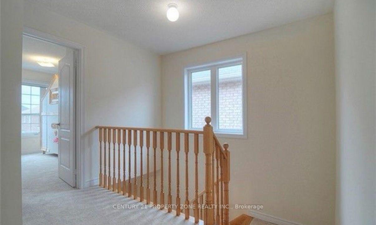 Photo 9 of 38 Banbridge Crescent, Brampton, Credit Valley — HOMEH