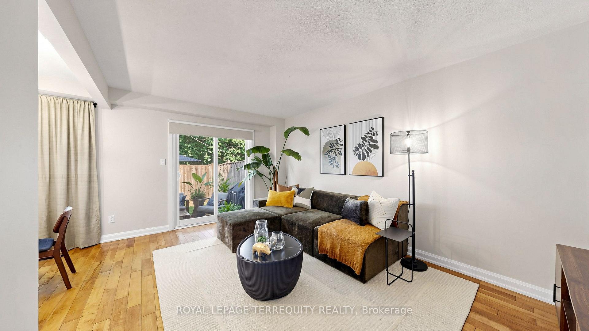 Photo 4 of Unit 18, 18 Morley Crescent, Brampton, Central Park — HOMEH