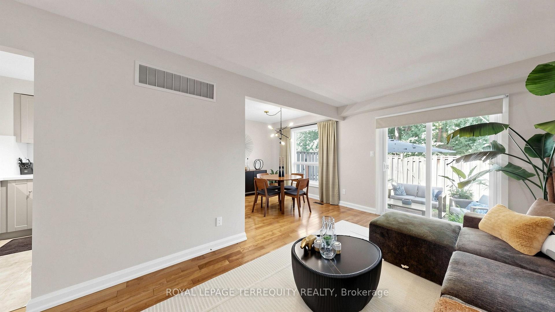 Photo 5 of Unit 18, 18 Morley Crescent, Brampton, Central Park — HOMEH