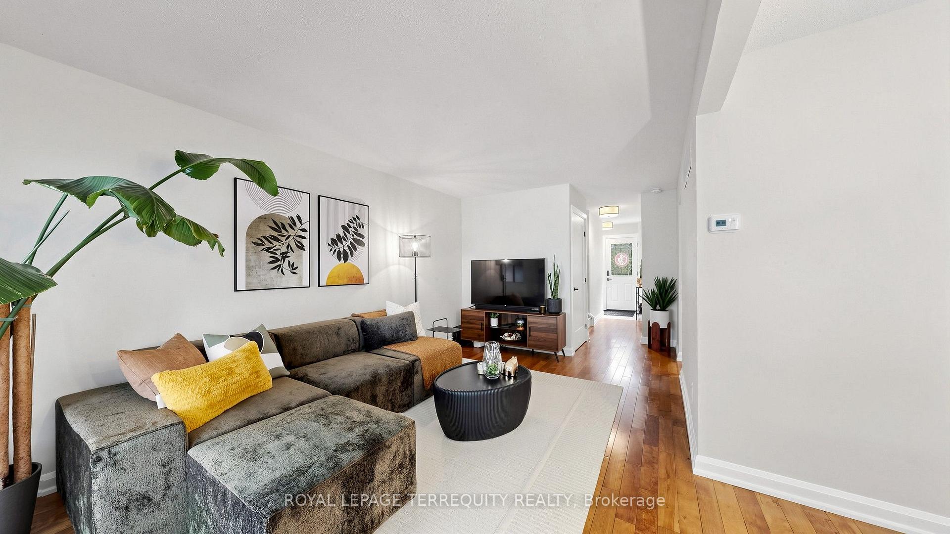 Photo 6 of Unit 18, 18 Morley Crescent, Brampton, Central Park — HOMEH