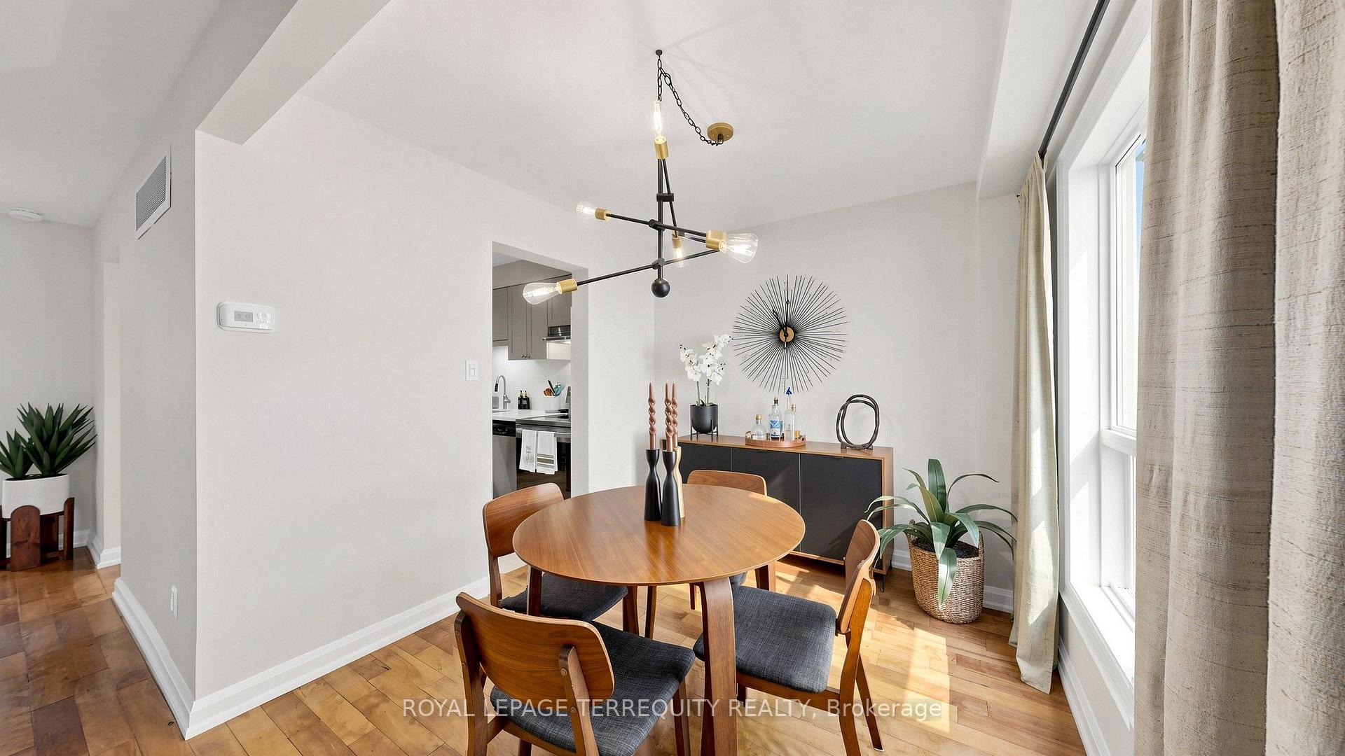 Photo 8 of Unit 18, 18 Morley Crescent, Brampton, Central Park — HOMEH