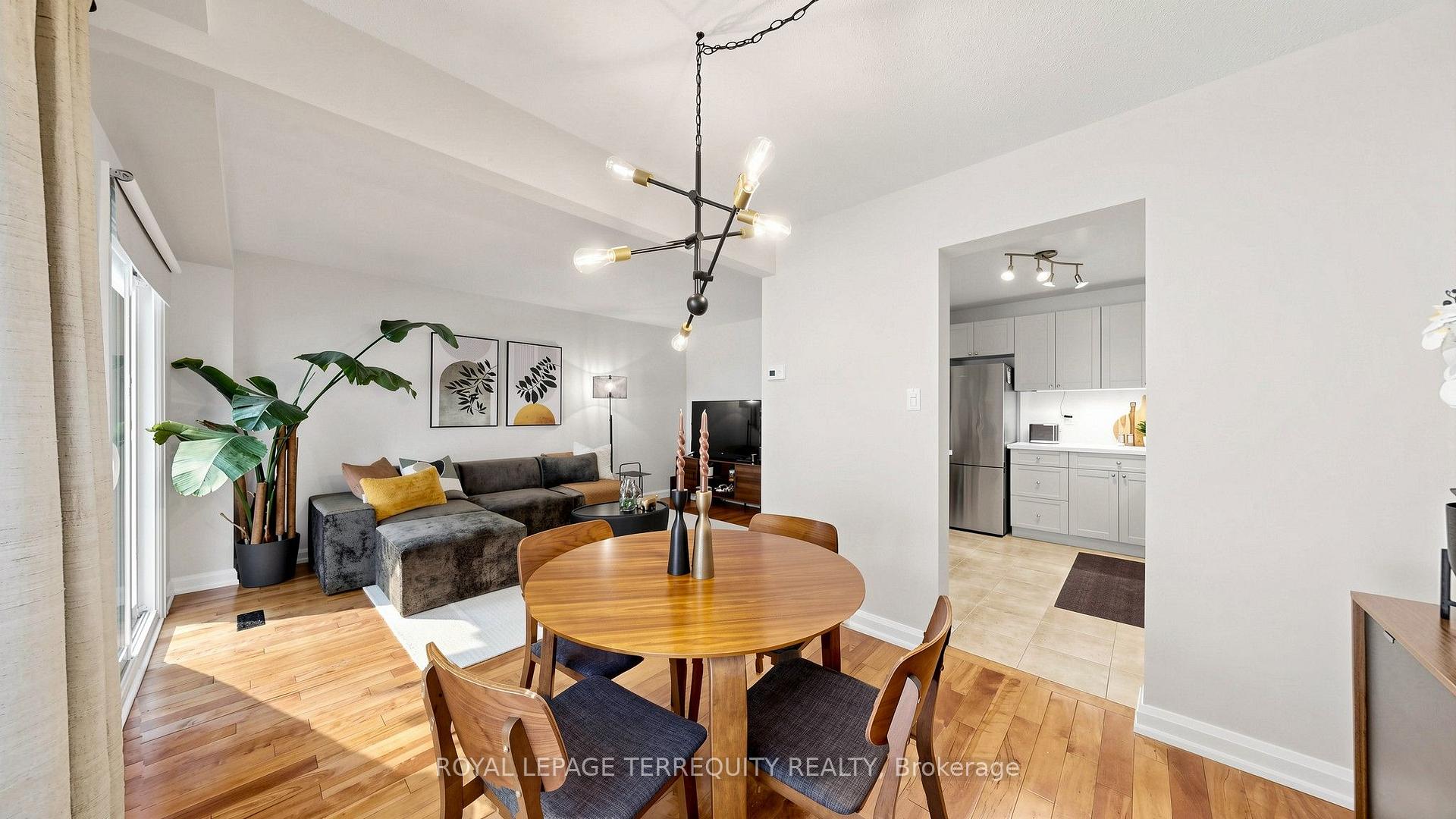 Photo 10 of Unit 18, 18 Morley Crescent, Brampton, Central Park — HOMEH
