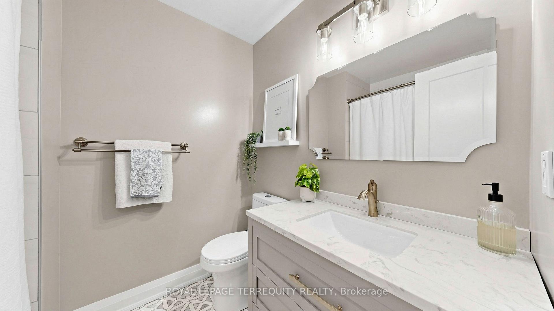 Photo 24 of Unit 18, 18 Morley Crescent, Brampton, Central Park — HOMEH