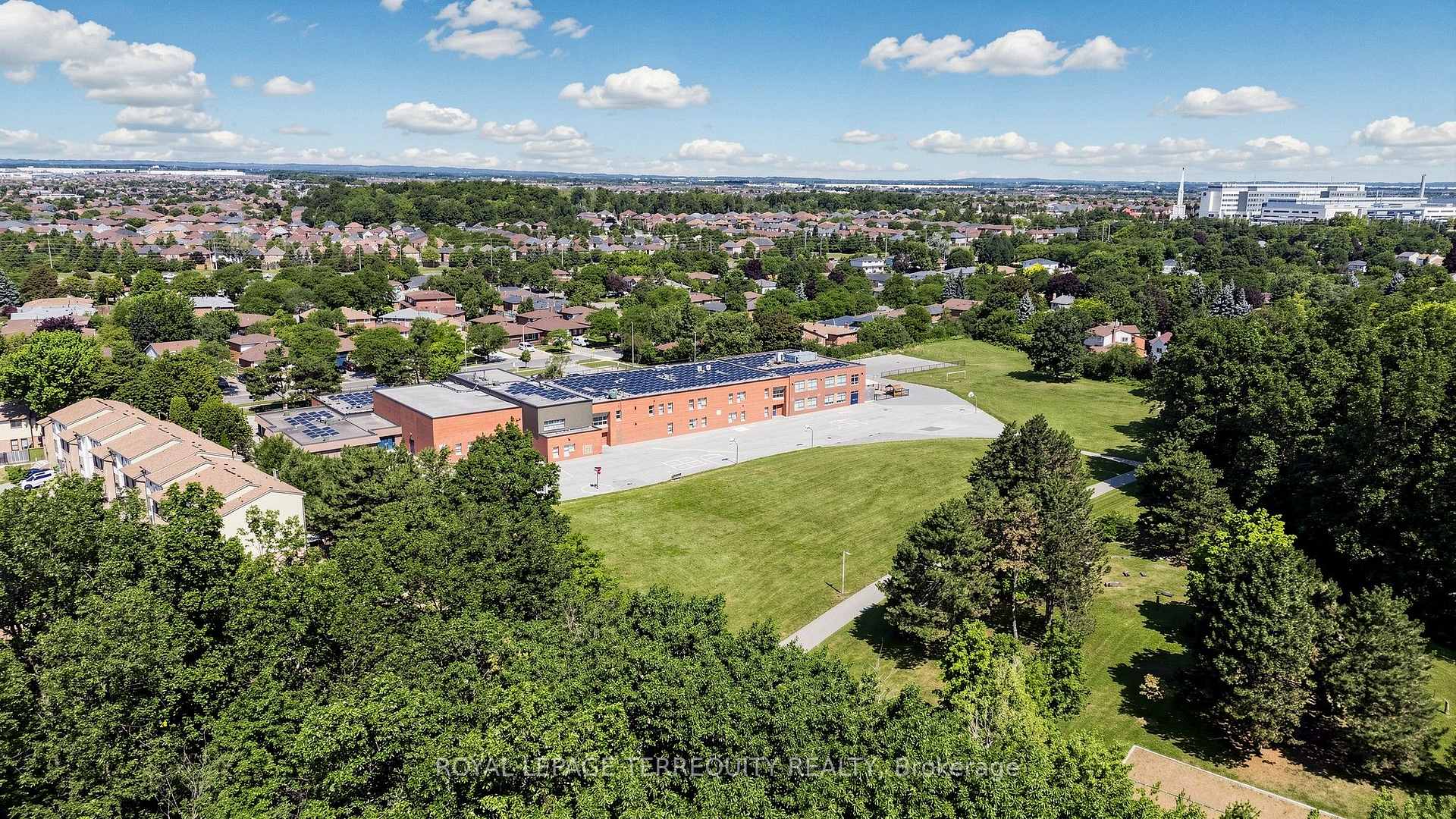 Photo 49 of Unit 18, 18 Morley Crescent, Brampton, Central Park — HOMEH