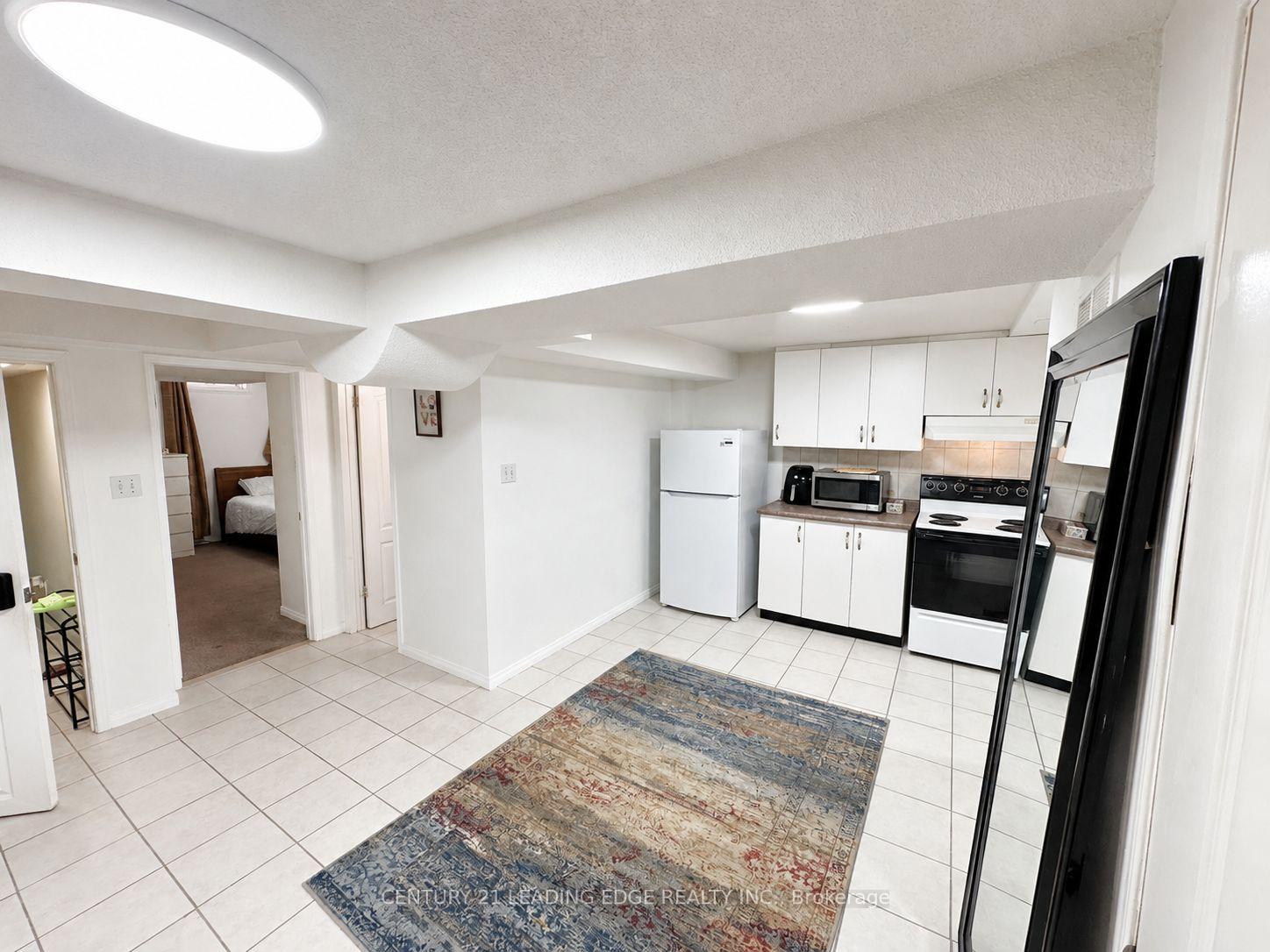 Photo 2 of Unit Bsmt, 48 Foxfield Crescent, Vaughan, Patterson — HOMEH