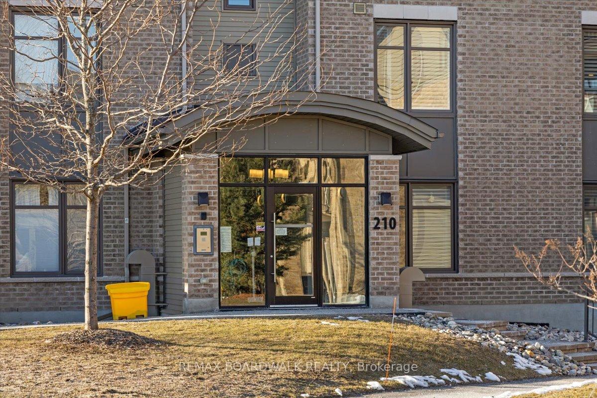 Photo 3 of Unit B102, 210 Janka Private, Ottawa, Kanata - Emerald Meadows/Trailwest — HOMEH