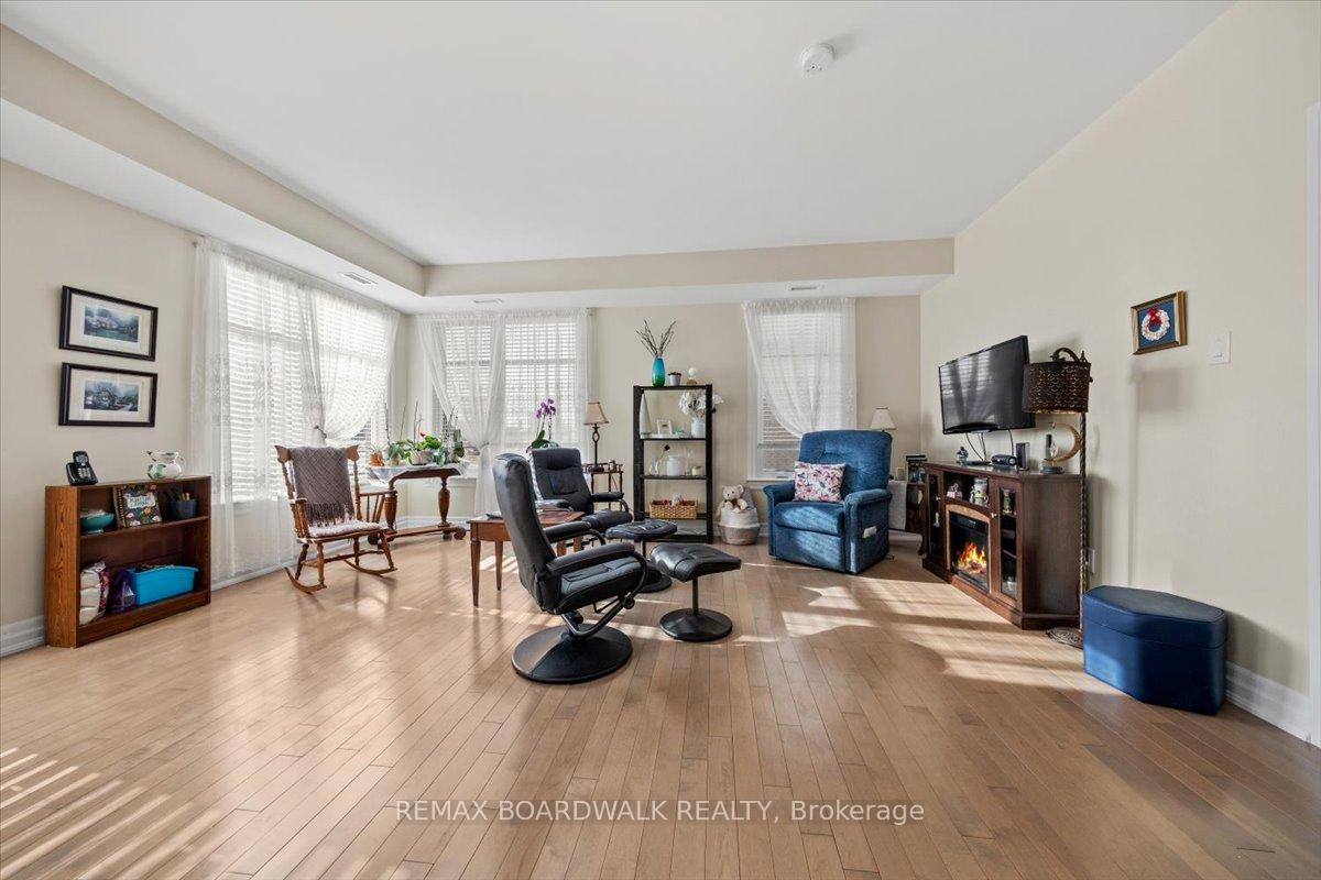 Photo 9 of Unit B102, 210 Janka Private, Ottawa, Kanata - Emerald Meadows/Trailwest — HOMEH