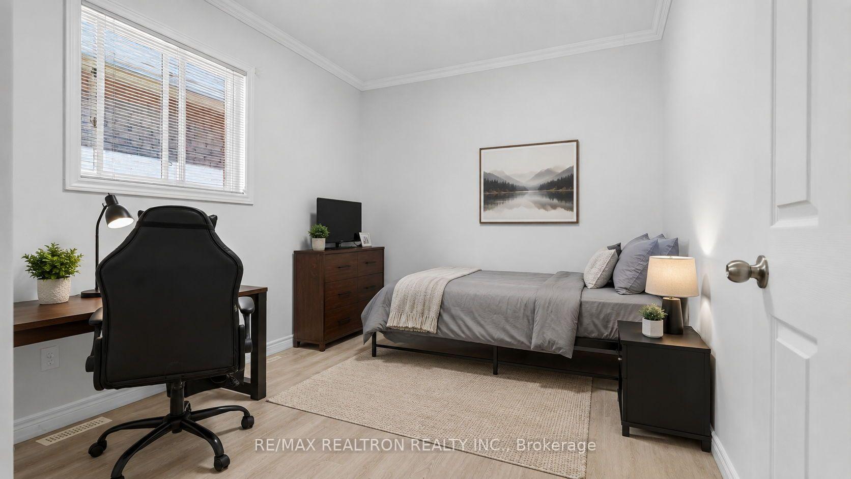 Photo 14 of 76 Cachet Boulevard, Whitby, Brooklin — HOMEH