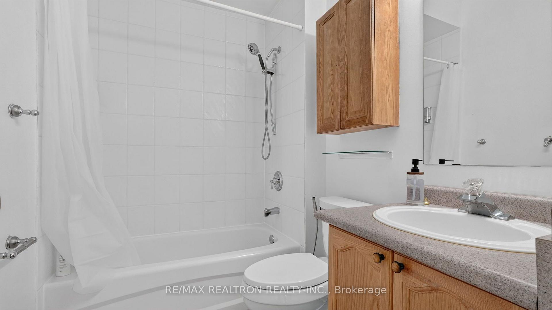 Photo 16 of 76 Cachet Boulevard, Whitby, Brooklin — HOMEH