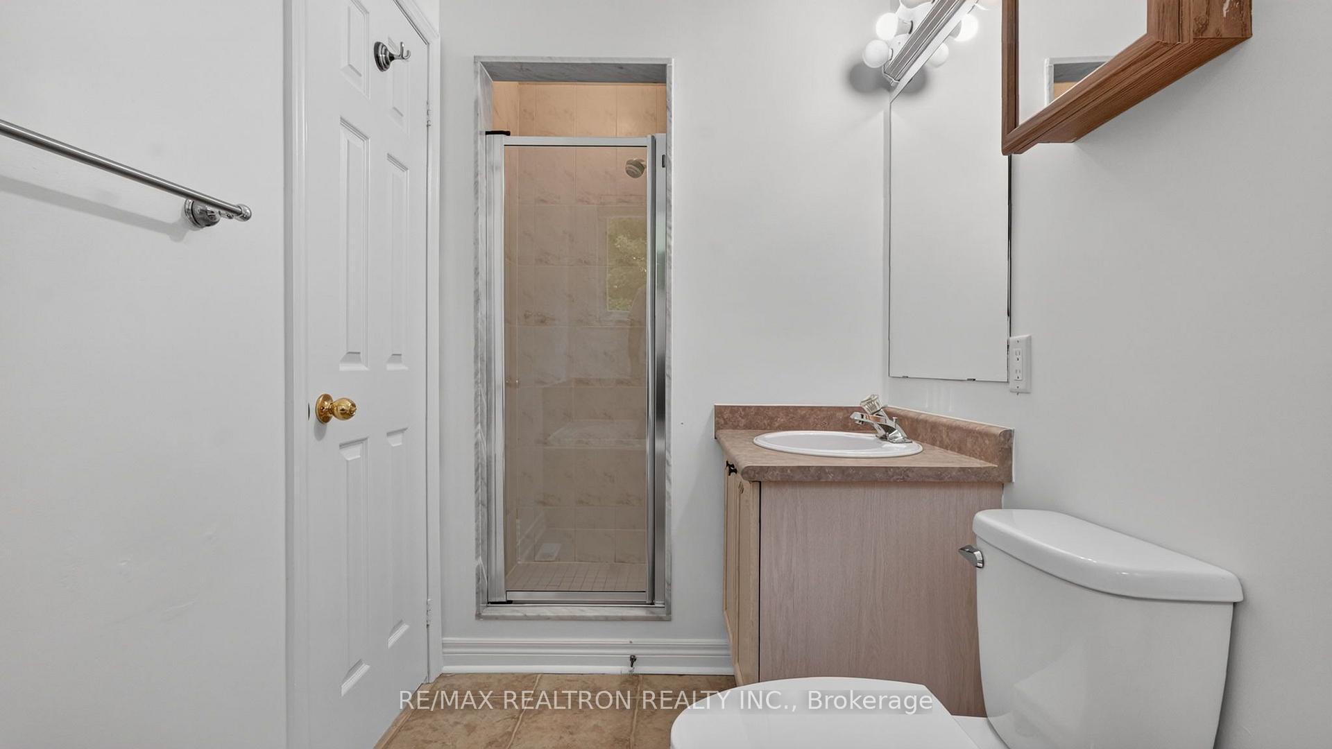 Photo 20 of 76 Cachet Boulevard, Whitby, Brooklin — HOMEH