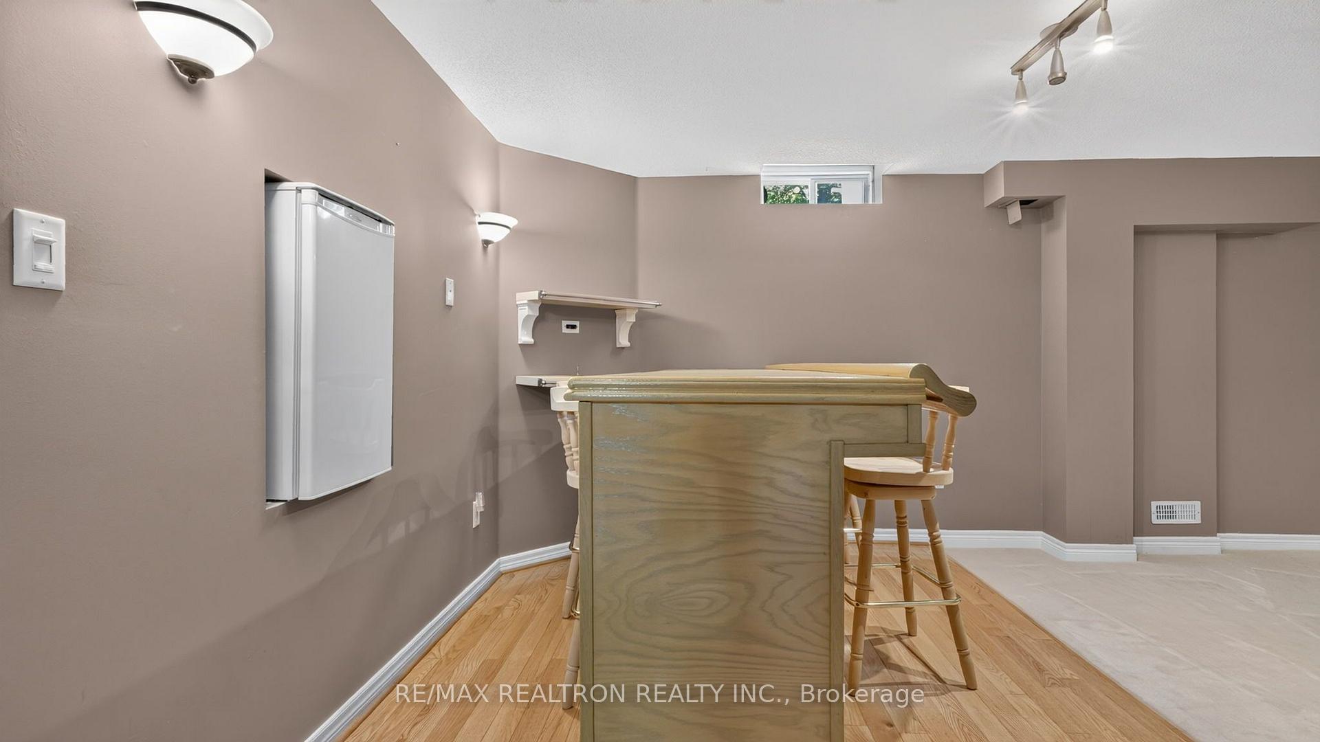 Photo 33 of 76 Cachet Boulevard, Whitby, Brooklin — HOMEH