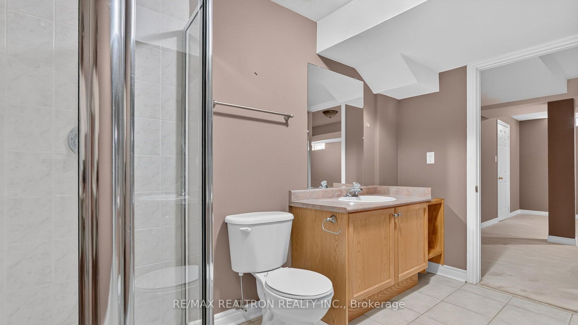 Photo 35 of 76 Cachet Boulevard, Whitby, Brooklin — HOMEH