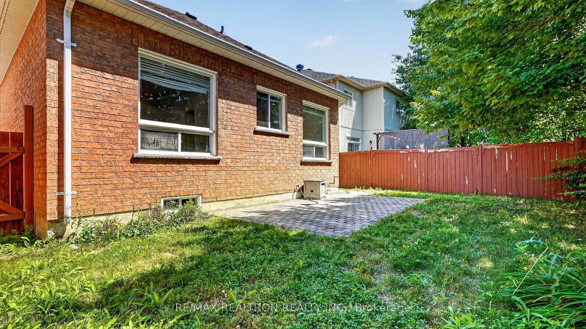 Photo 39 of 76 Cachet Boulevard, Whitby, Brooklin — HOMEH