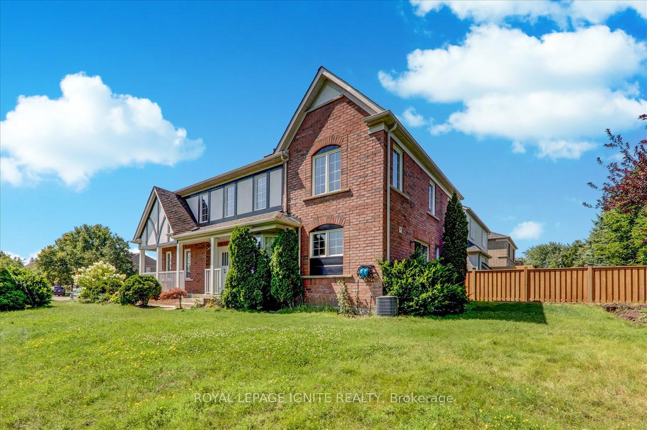 Photo 8 of 57 Armitage Crescent, Ajax, Northwest Ajax — HOMEH