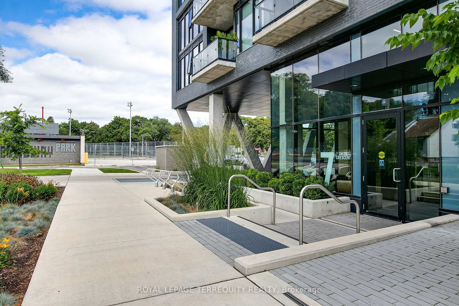 Photo 1 of Unit 526, 7 Smith Crescent, Etobicoke, Stonegate-Queensway — HOMEH