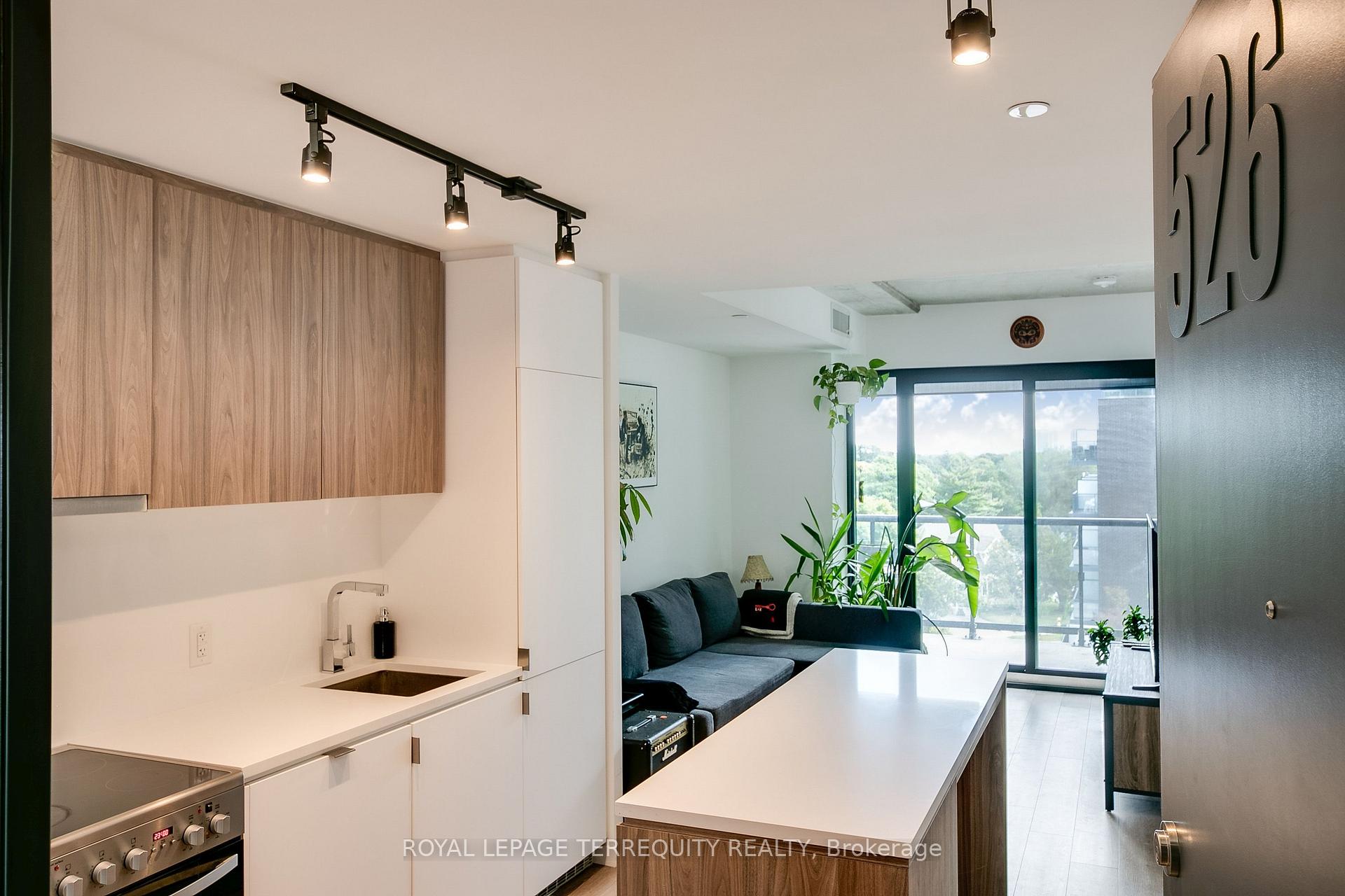 Photo 3 of Unit 526, 7 Smith Crescent, Etobicoke, Stonegate-Queensway — HOMEH