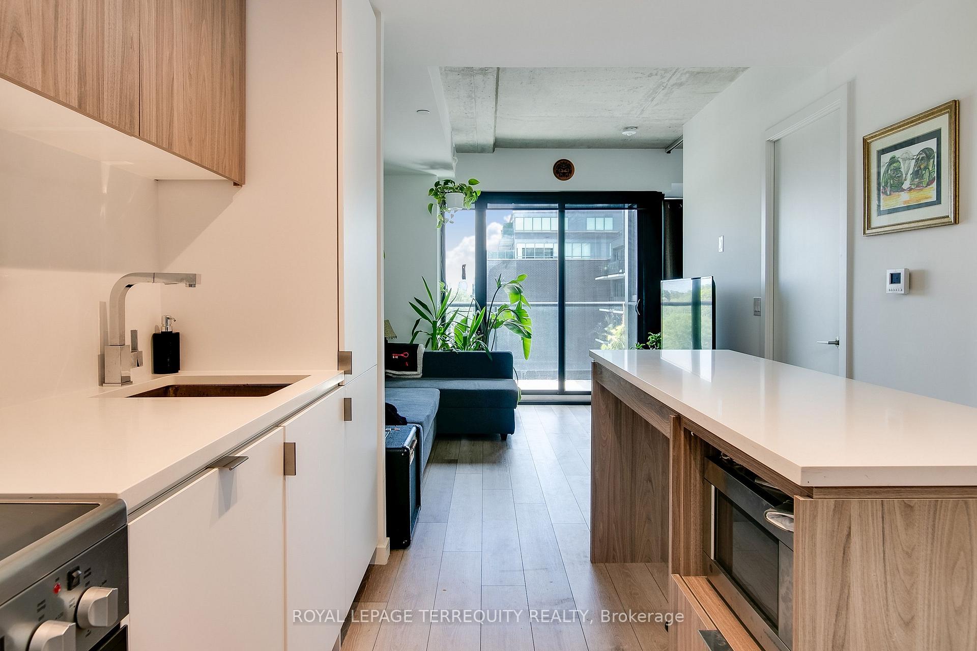 Photo 7 of Unit 526, 7 Smith Crescent, Etobicoke, Stonegate-Queensway — HOMEH