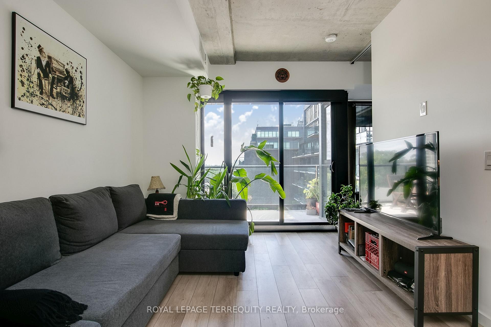 Photo 8 of Unit 526, 7 Smith Crescent, Etobicoke, Stonegate-Queensway — HOMEH