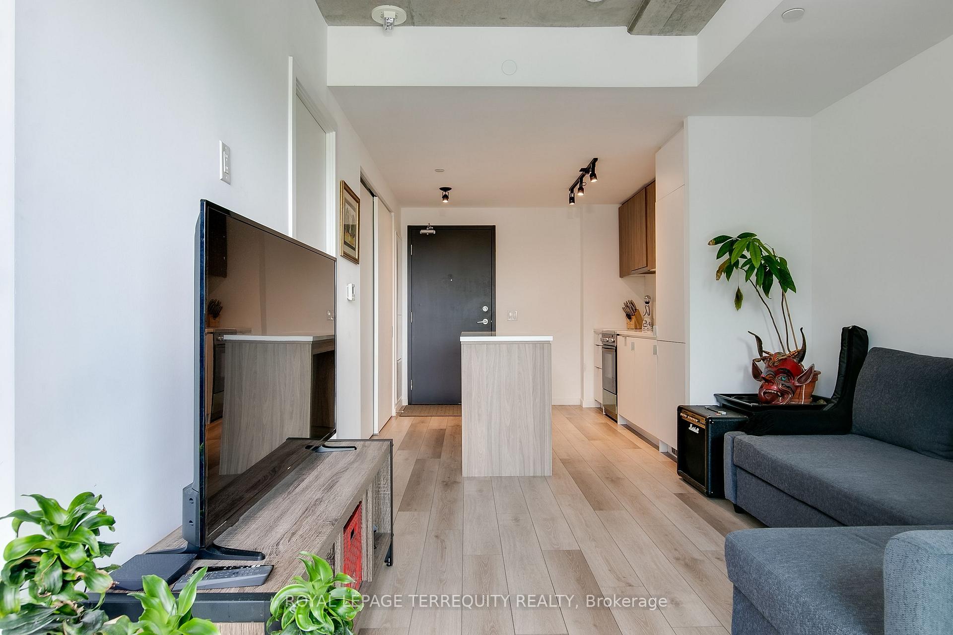 Photo 10 of Unit 526, 7 Smith Crescent, Etobicoke, Stonegate-Queensway — HOMEH