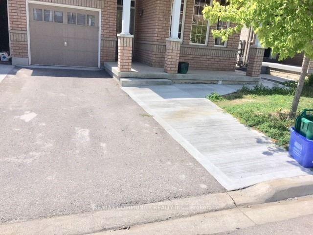Photo 4 of 50 Geddington Crescent, Markham, Box Grove — HOMEH