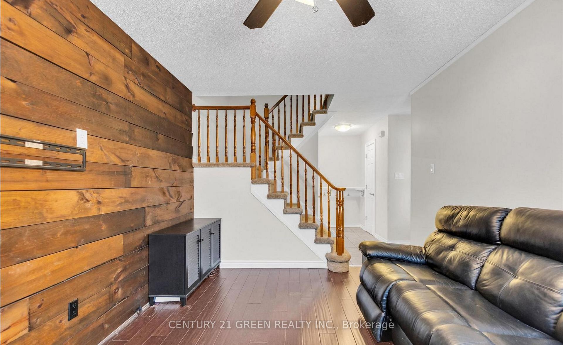 Photo 3 of Unit Main & Upper, 14 Clydebank Place, Hamilton, Stoney Creek — HOMEH