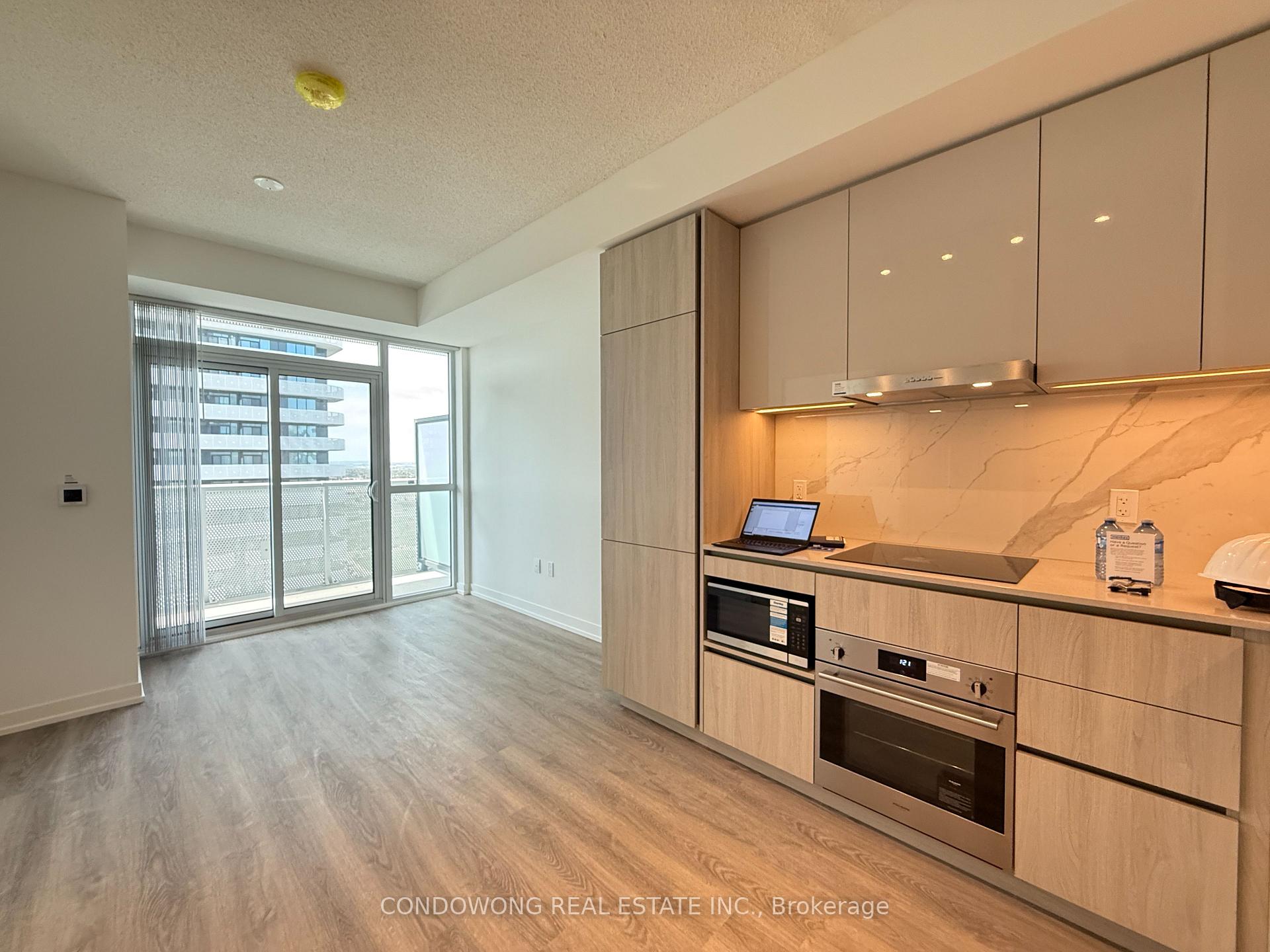 Photo 1 of Unit 2015, 8 Interchange Way, Vaughan, Vaughan Corporate Centre — HOMEH
