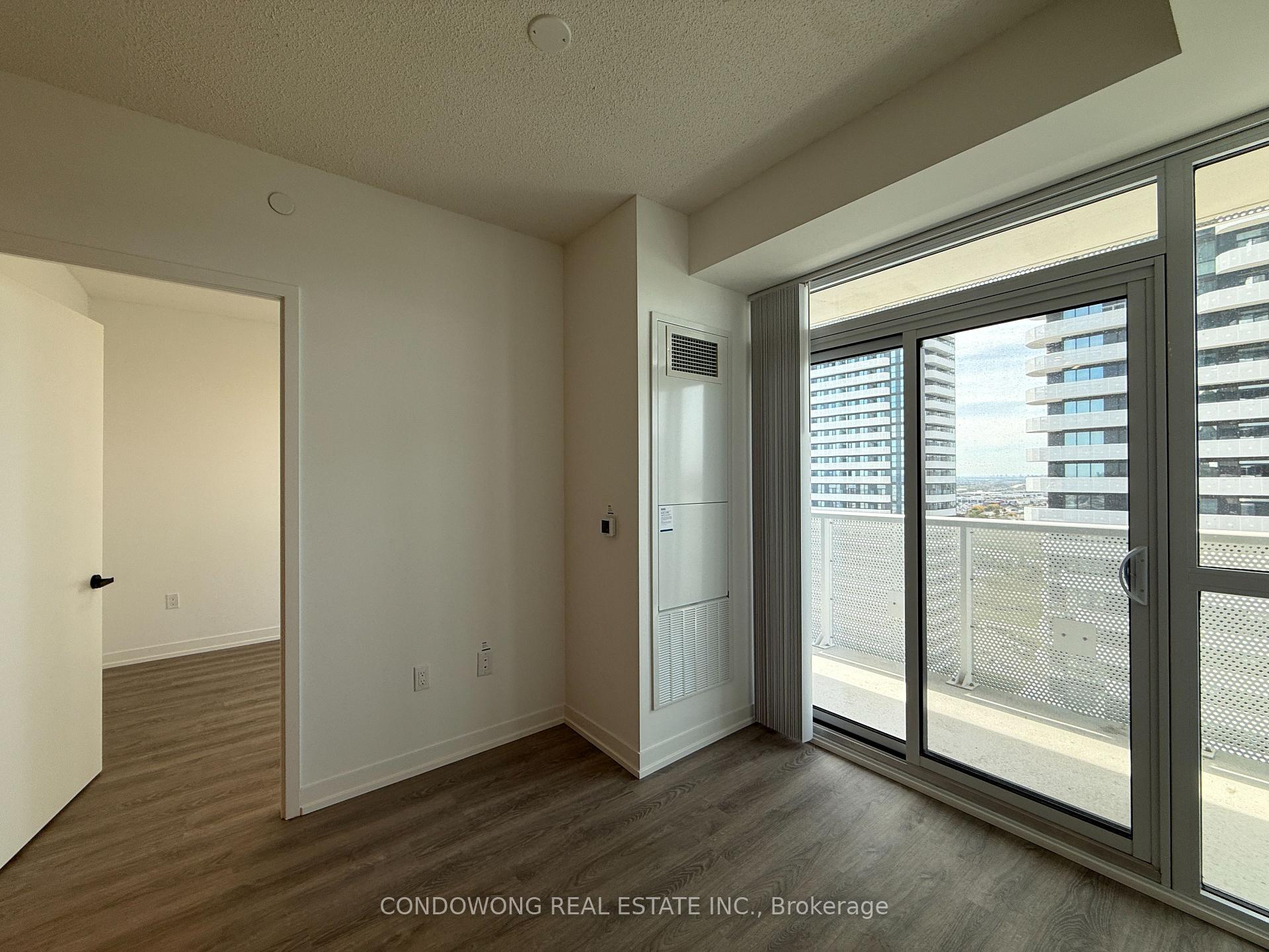 Photo 4 of Unit 2015, 8 Interchange Way, Vaughan, Vaughan Corporate Centre — HOMEH