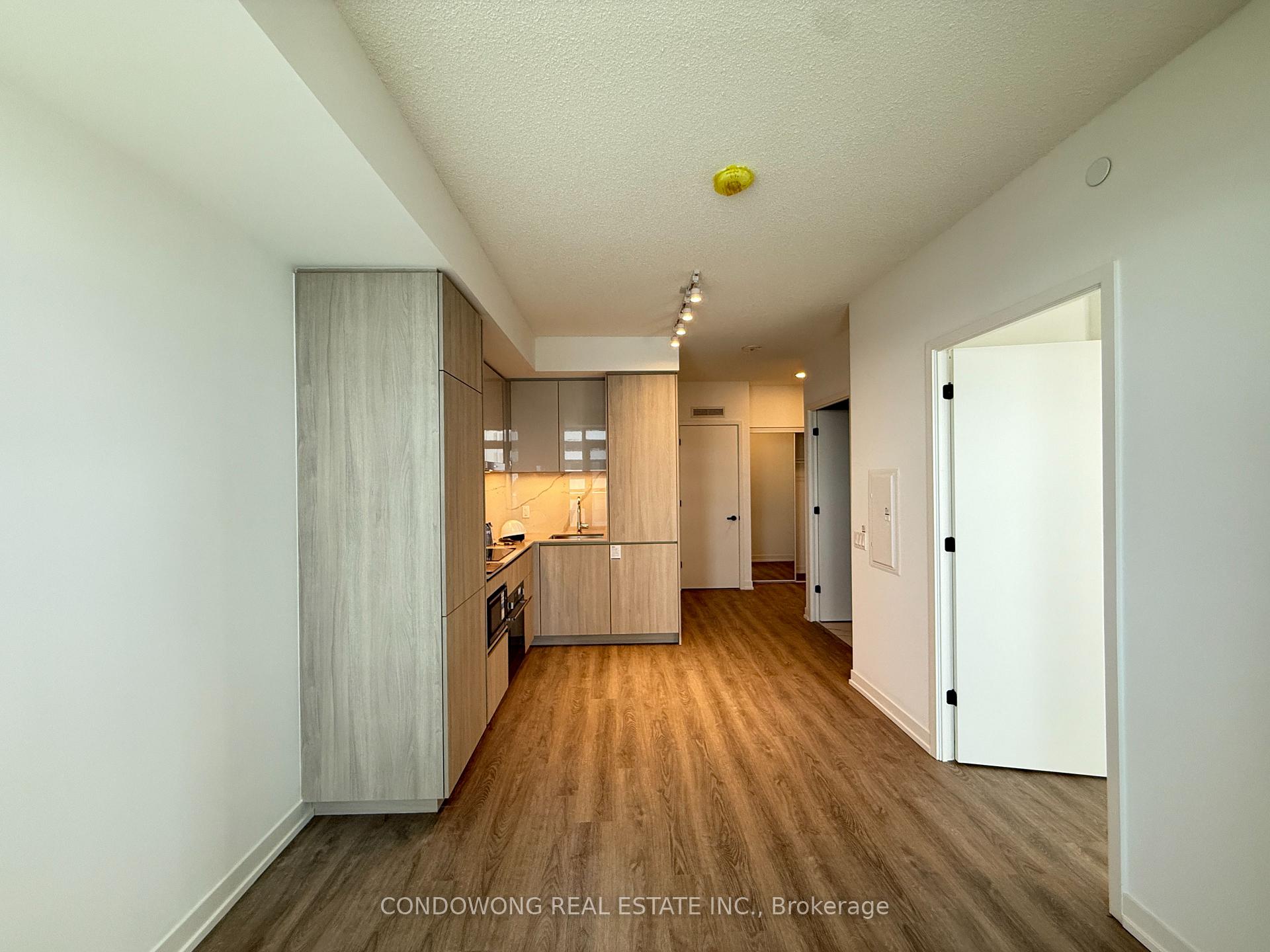 Photo 7 of Unit 2015, 8 Interchange Way, Vaughan, Vaughan Corporate Centre — HOMEH