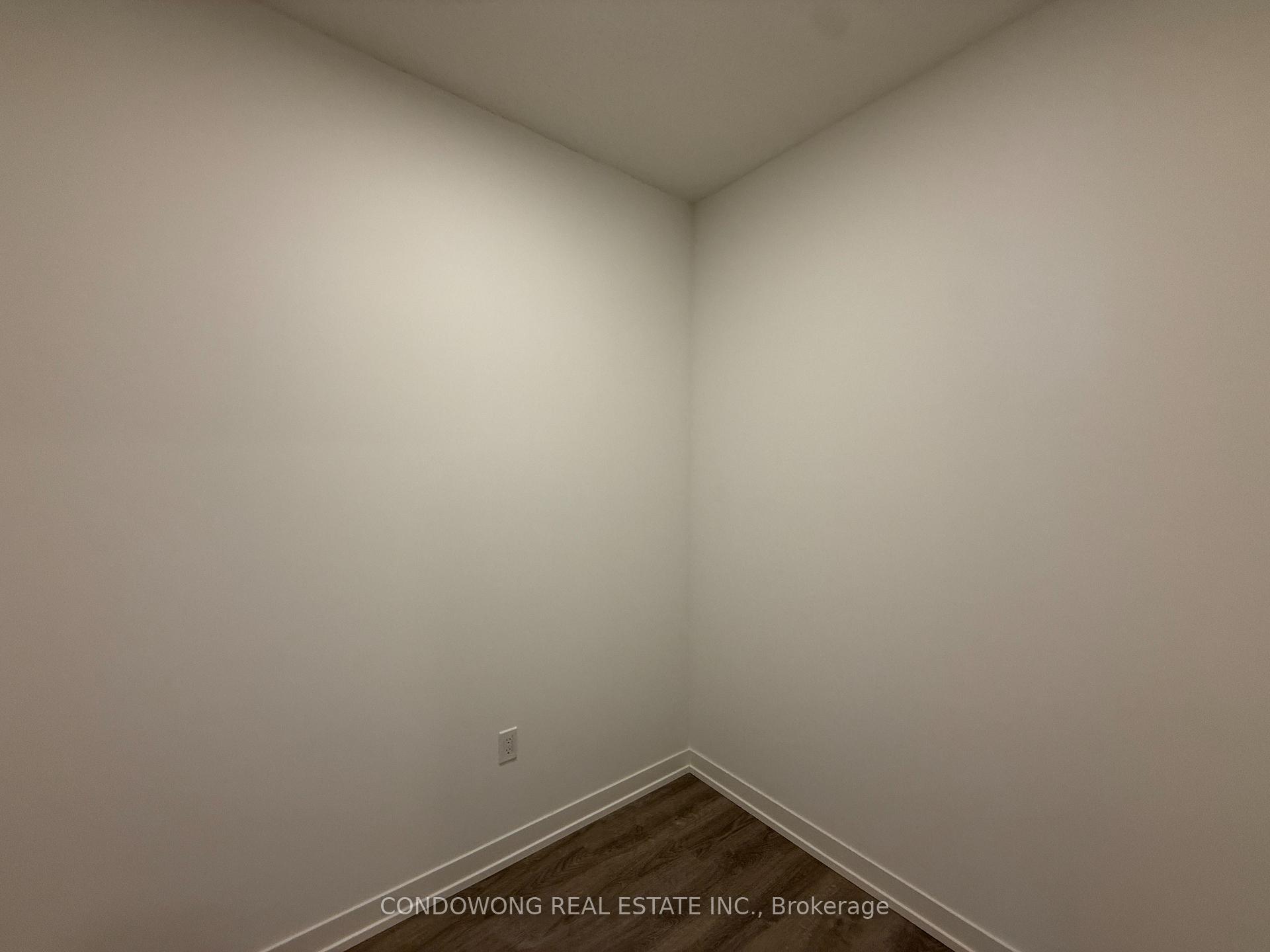 Photo 8 of Unit 2015, 8 Interchange Way, Vaughan, Vaughan Corporate Centre — HOMEH