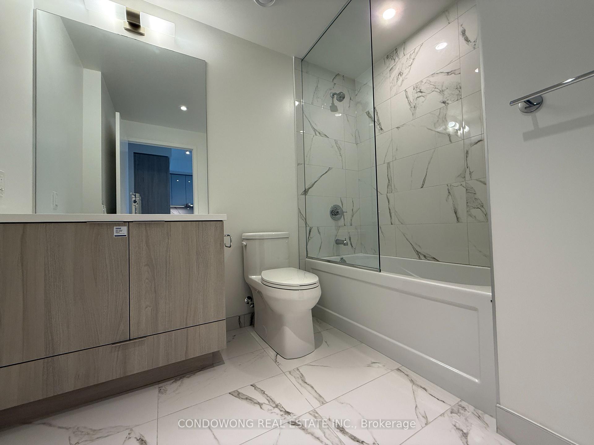 Photo 11 of Unit 2015, 8 Interchange Way, Vaughan, Vaughan Corporate Centre — HOMEH