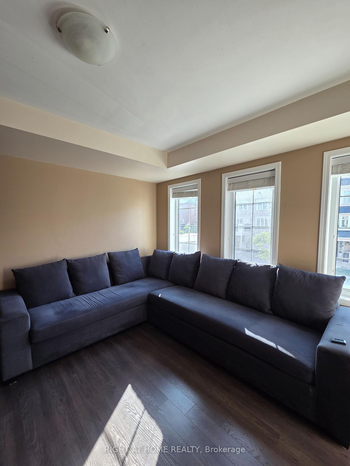 Photo 7 of 282 Jemima Drive E, Oakville, Glenorchy — HOMEH
