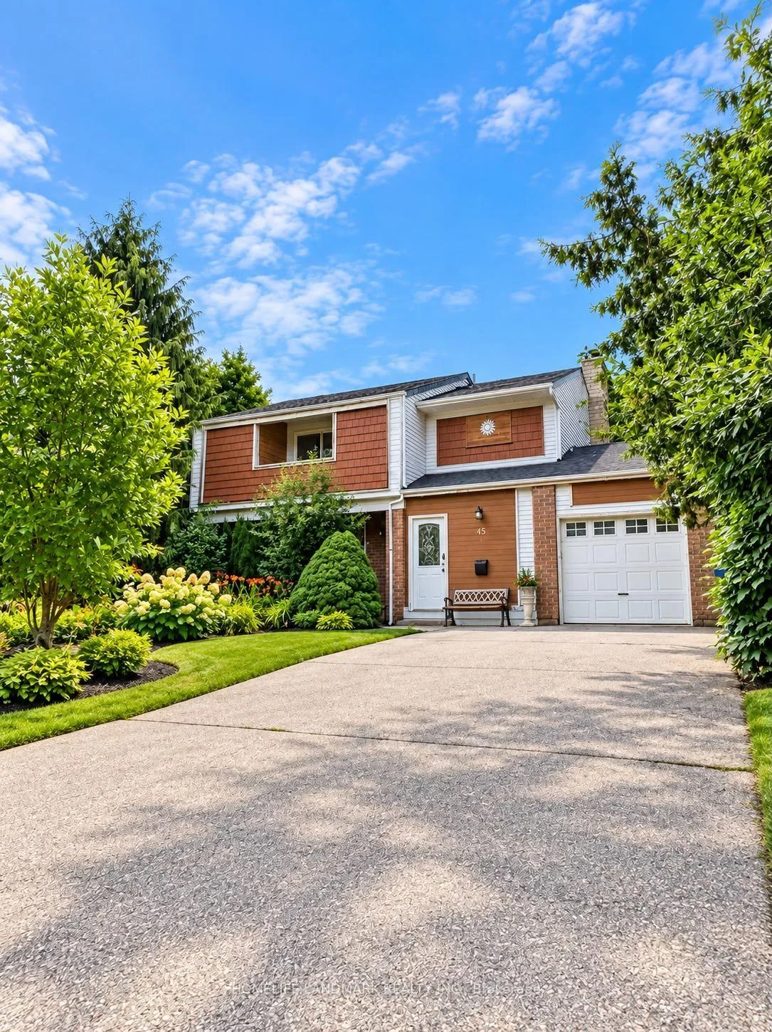 Photo 6 of 45 Sandusky Crescent, Aurora, Aurora Highlands — HOMEH
