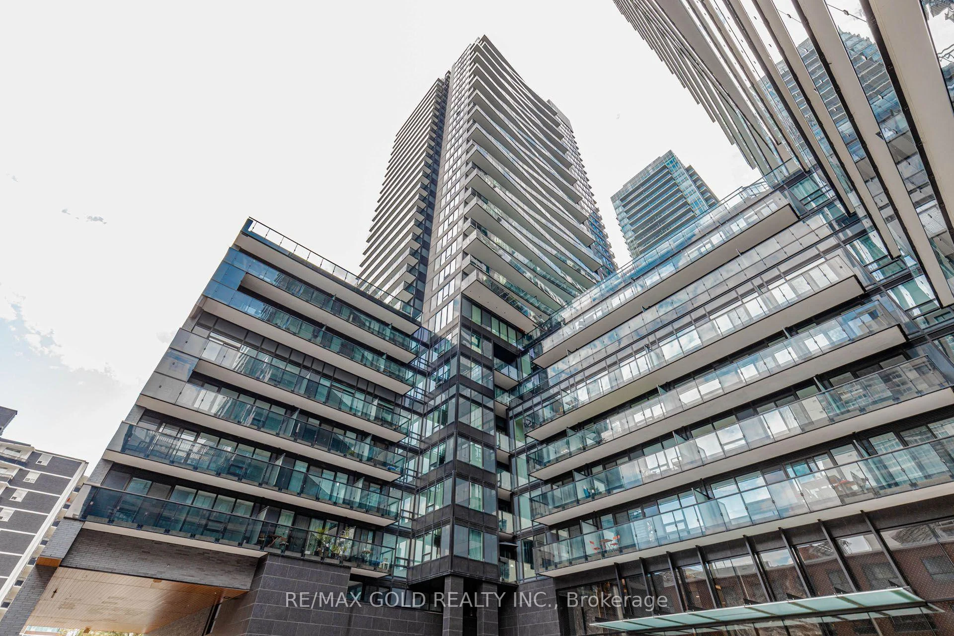 Photo 5 of 127 Broadway Avenue, Toronto, Mount Pleasant West — HOMEH