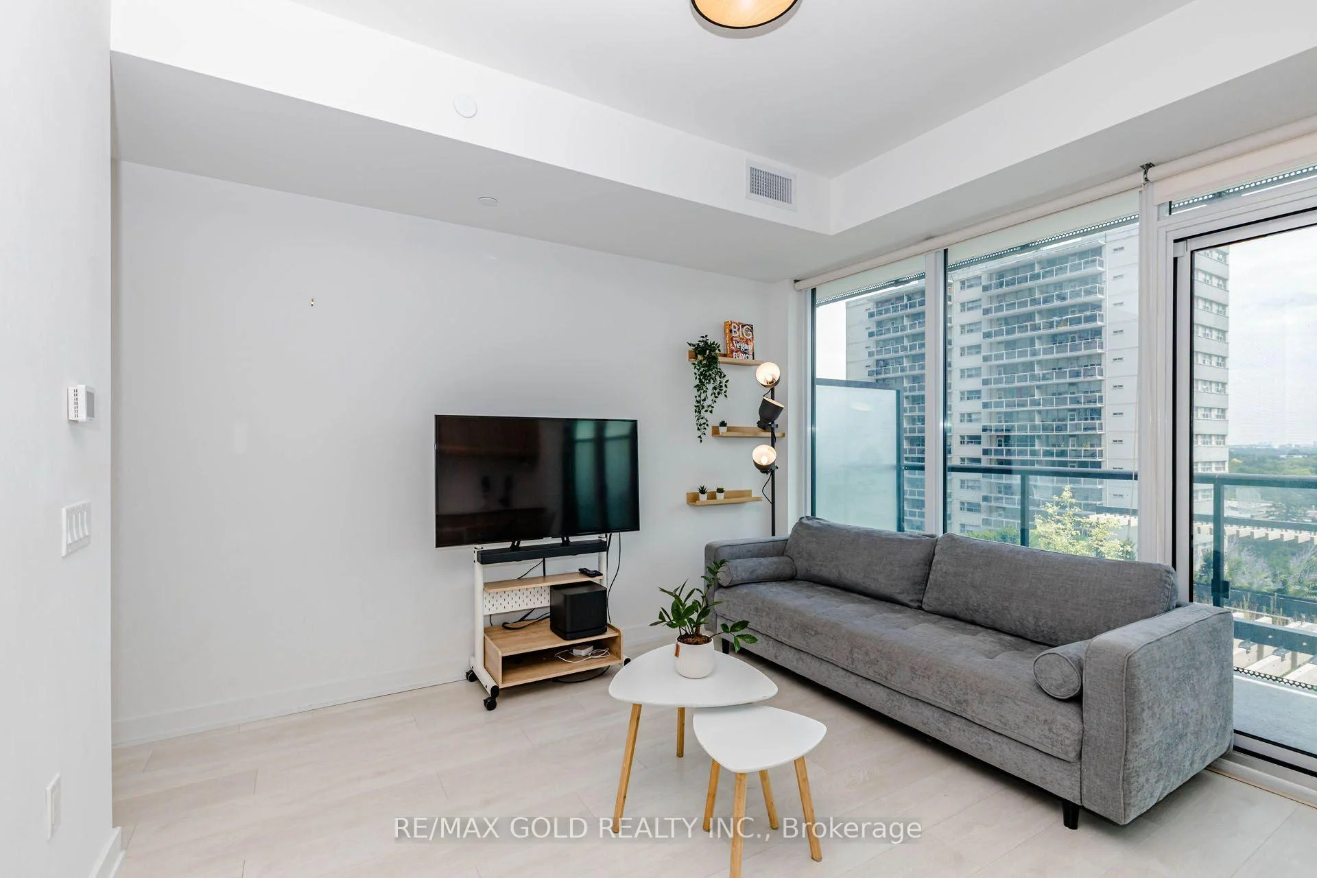 Photo 16 of 127 Broadway Avenue, Toronto, Mount Pleasant West — HOMEH
