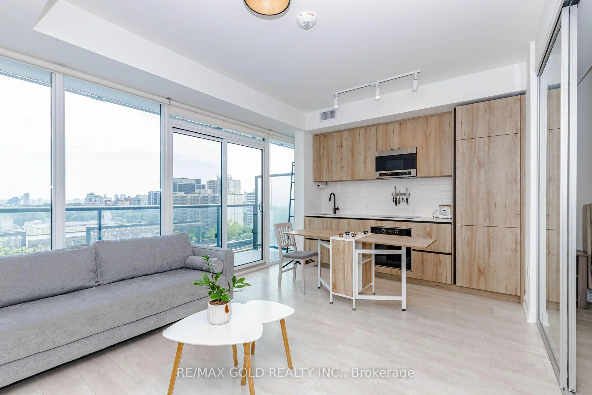 Photo 17 of 127 Broadway Avenue, Toronto, Mount Pleasant West — HOMEH