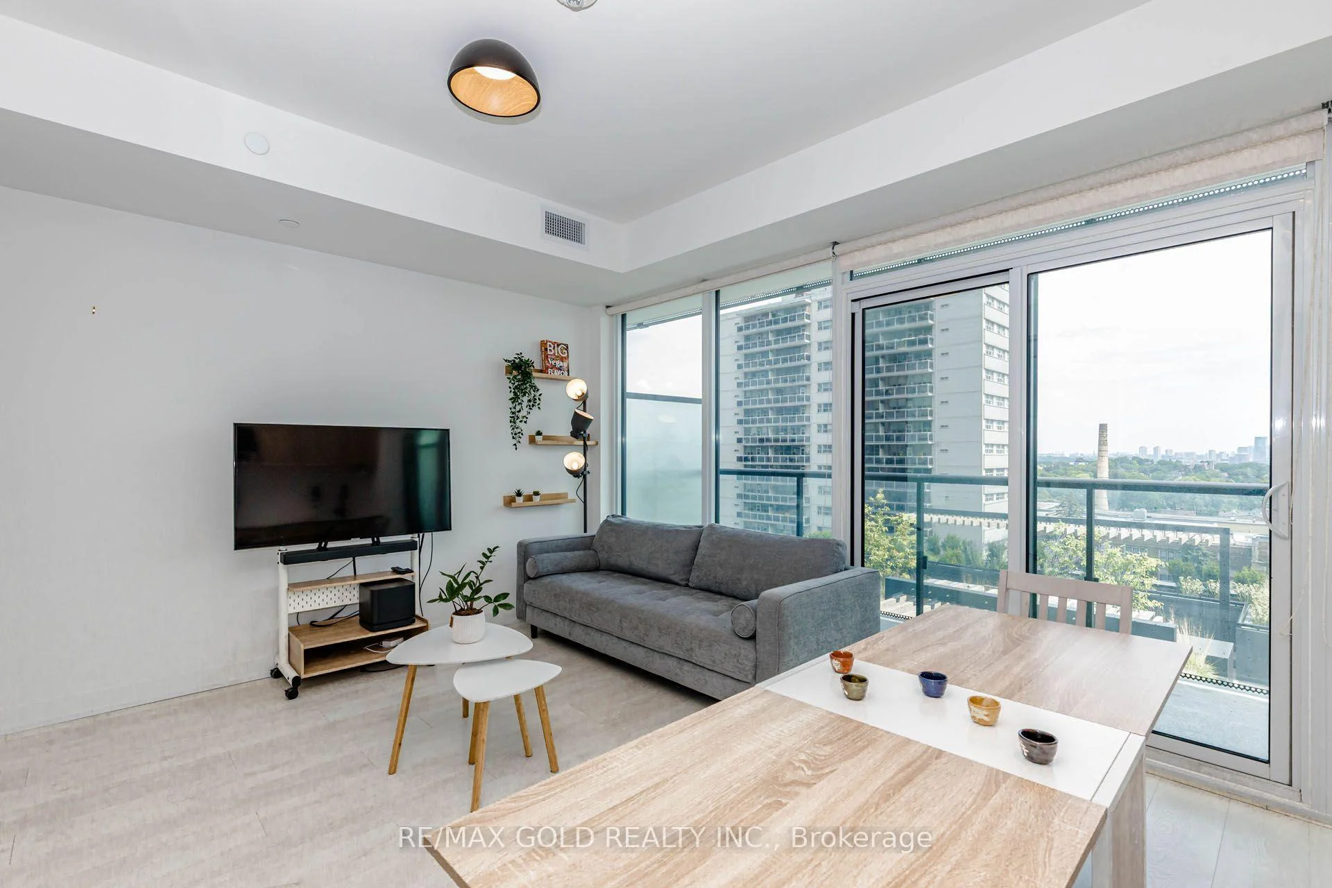 Photo 18 of 127 Broadway Avenue, Toronto, Mount Pleasant West — HOMEH