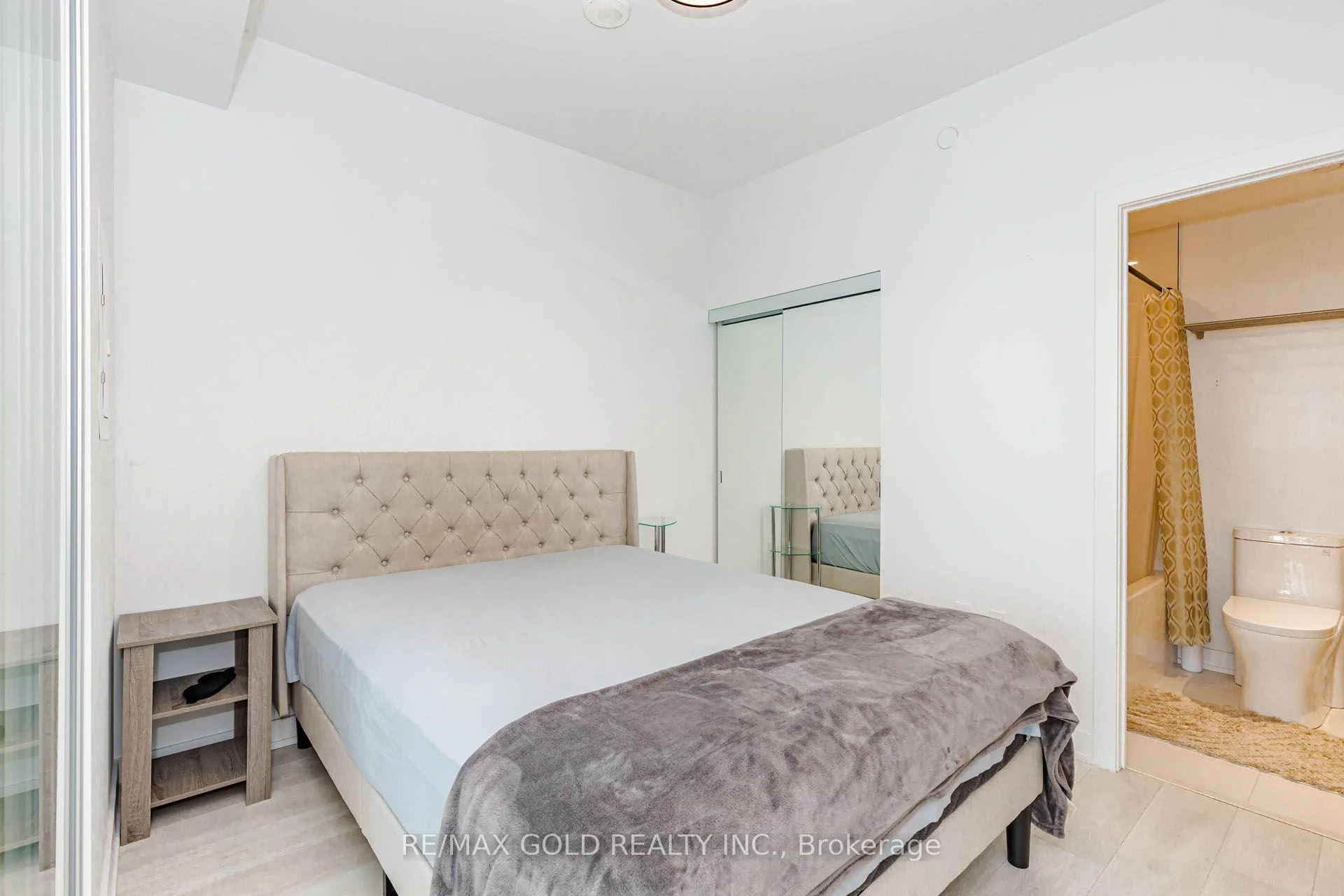 Photo 25 of 127 Broadway Avenue, Toronto, Mount Pleasant West — HOMEH